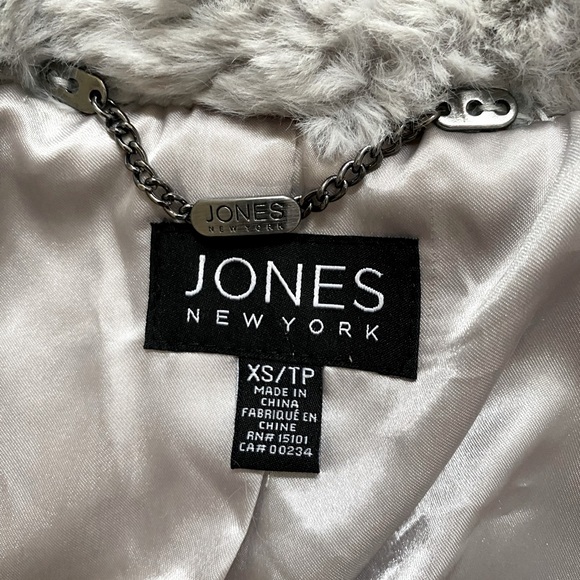 Grey Faux Fur Coat - Like New - Picture 6 of 7